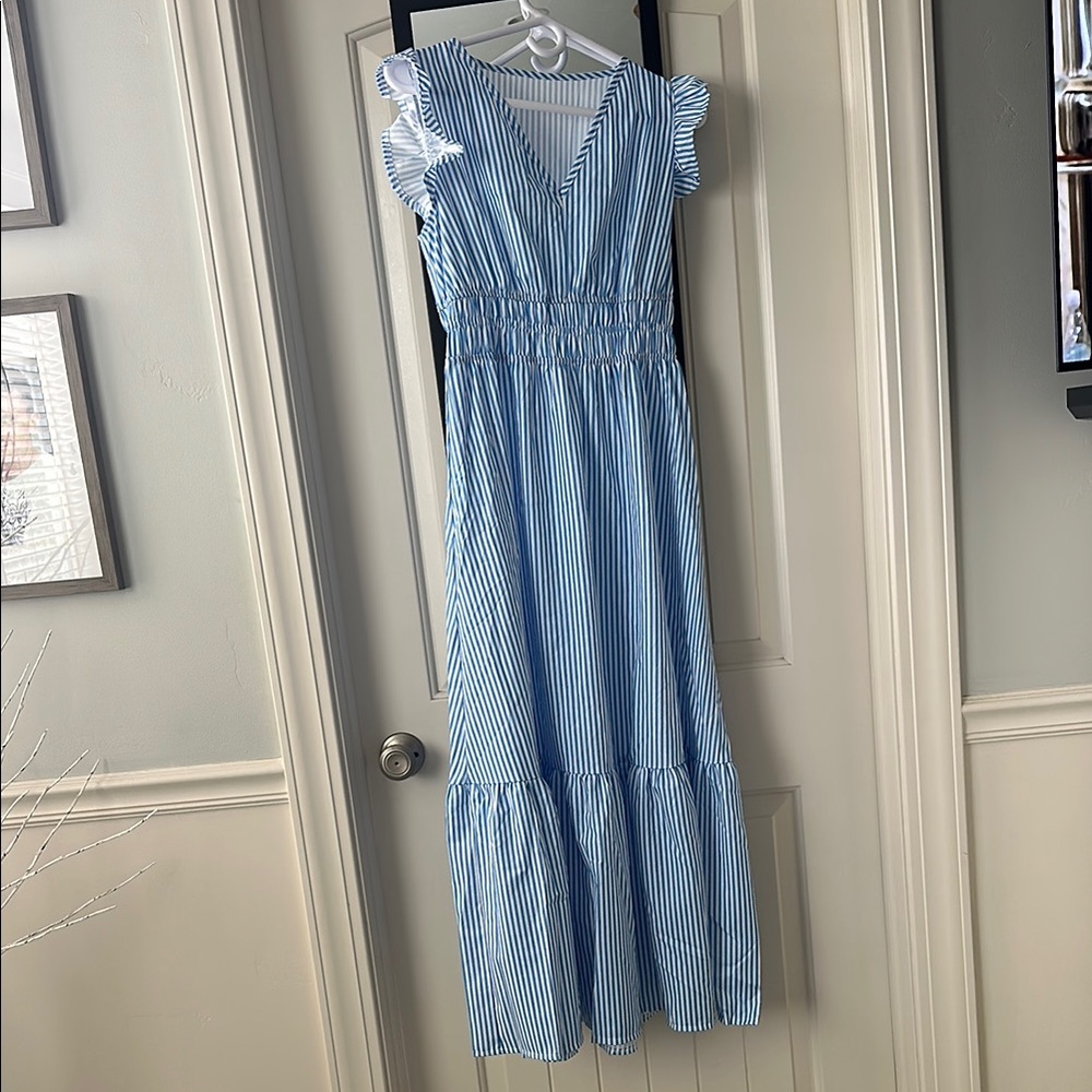 New without tags Women's blue striped dress